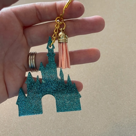 Handmade Castle Keychain - Picture 3 of 6
